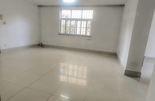 急售湖边名人苑二期～房管局西邻～二楼～实际面积很大～边户三室