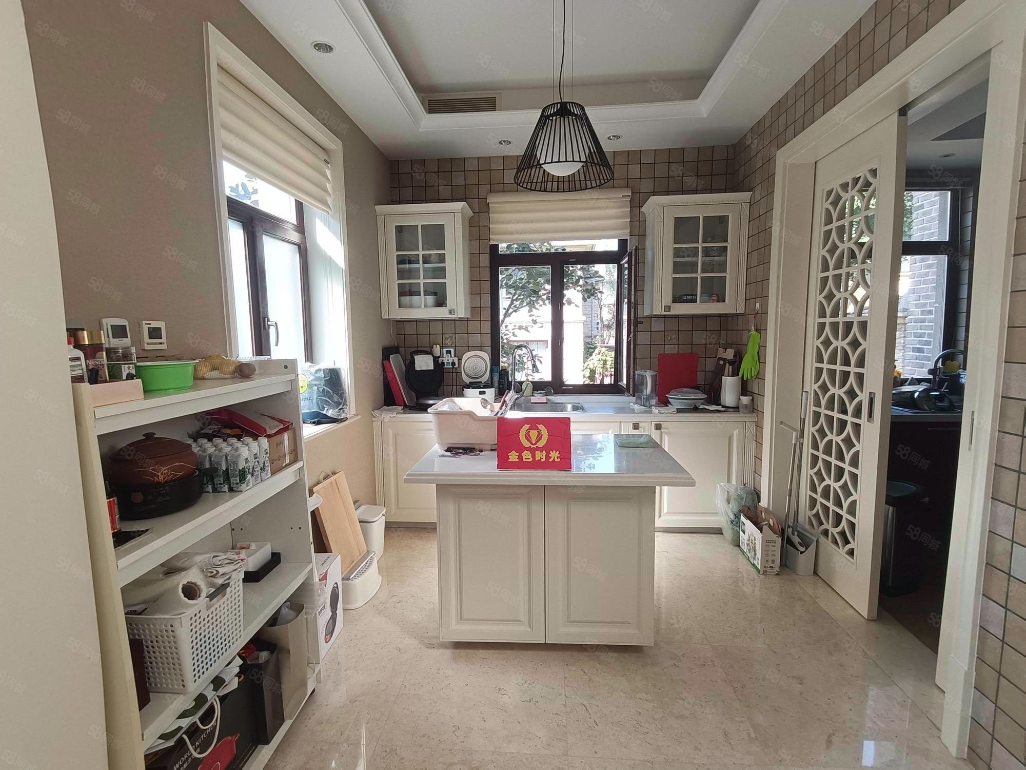 君山別墅6室5廳4衛(wèi)391.84㎡南北790萬(wàn)