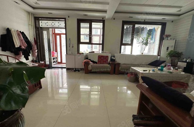 出售湖北小区别墅 户型很好 院子挺大 价格不高