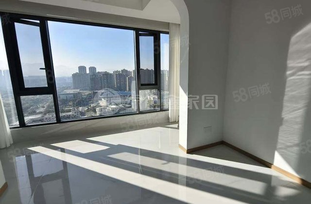 卧龙小区一期3室2厅141.6㎡127万二手房图片