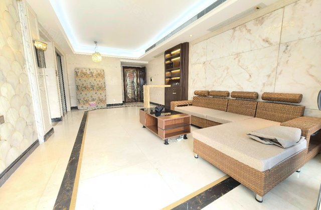 万科缤纷四季(南区)3室2厅115.12㎡140万二手房图片