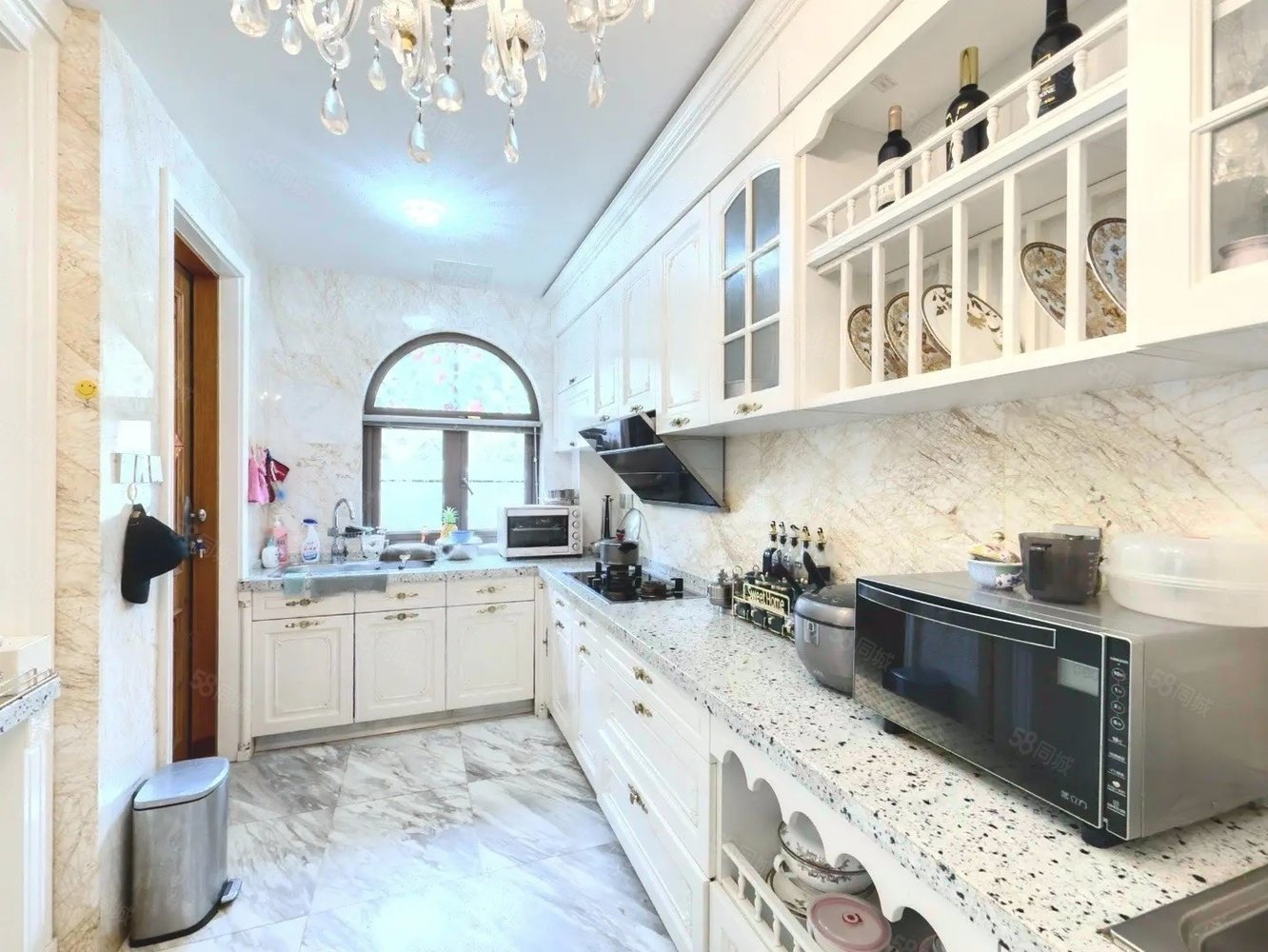 中建紅杉溪谷(東區(qū))6室2廳4衛(wèi)210.55㎡南北1888萬