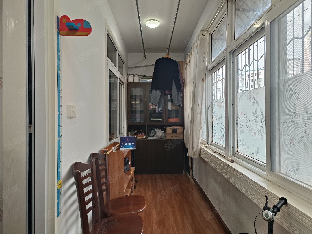 铁兵花园3室2厅1卫95㎡南北48万