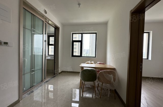 民生凤凰城17号院 南北通套 带车位储藏室 拎包入住 ！