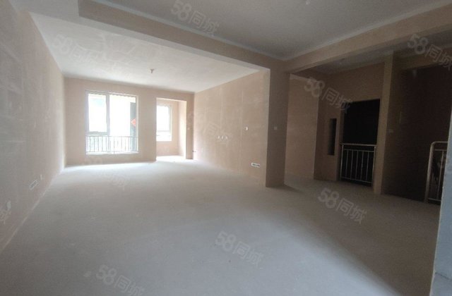 急售体育场附近  实验旁，清风和庐别墅带院送三个车位送负一