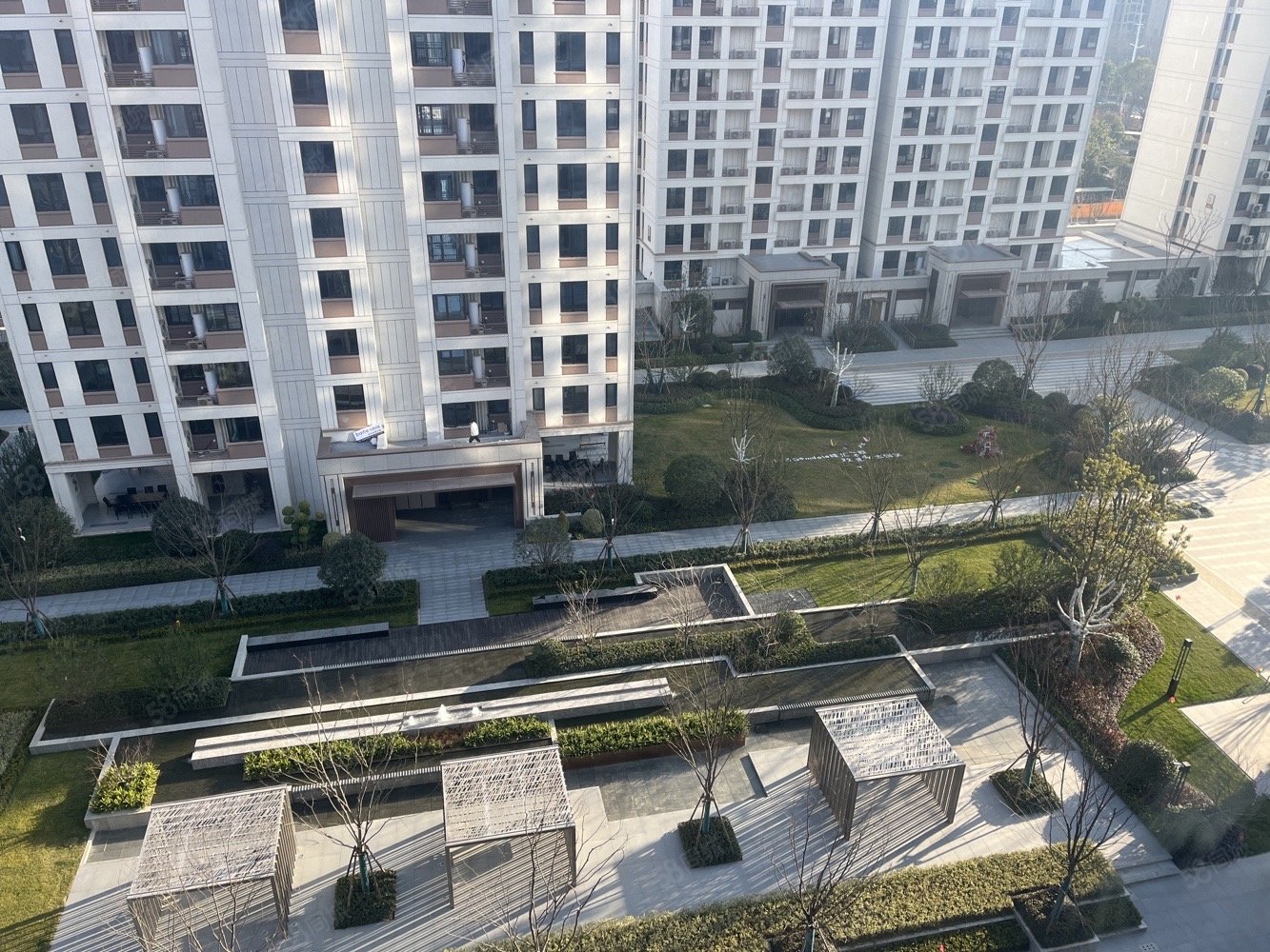 金地峰汇4室3厅3卫175㎡南560万