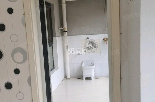 位于阿尔卡迪亚荣园(四期)的小三居 有电梯 板楼 近医院