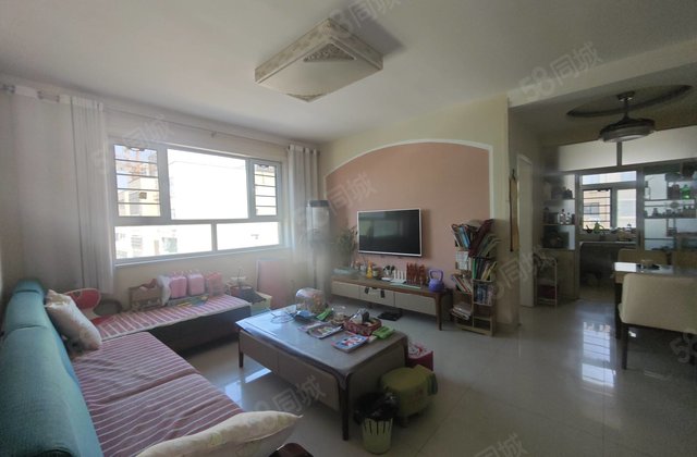 电梯洋房 三室西边户  拎包入住