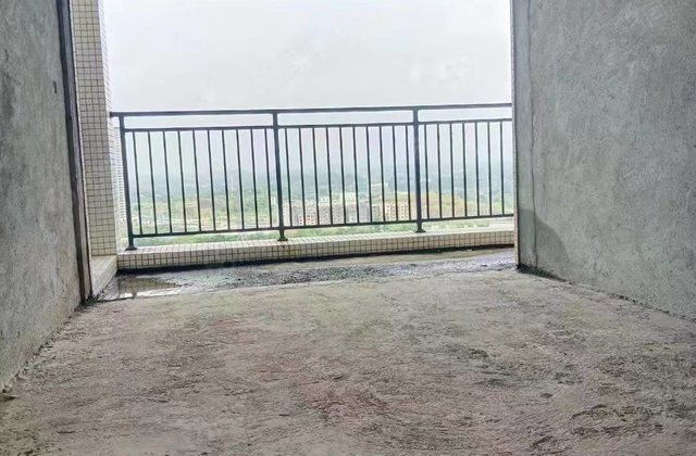 筠城美丽泷江4室2厅143㎡78.6万二手房图片