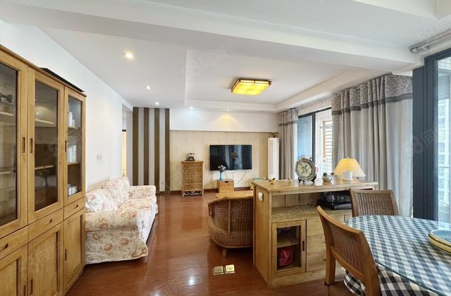 财富中心国际公寓(B区)3室2厅139㎡155万二手房图片