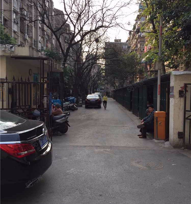 大纱帽巷38号大院内环以内