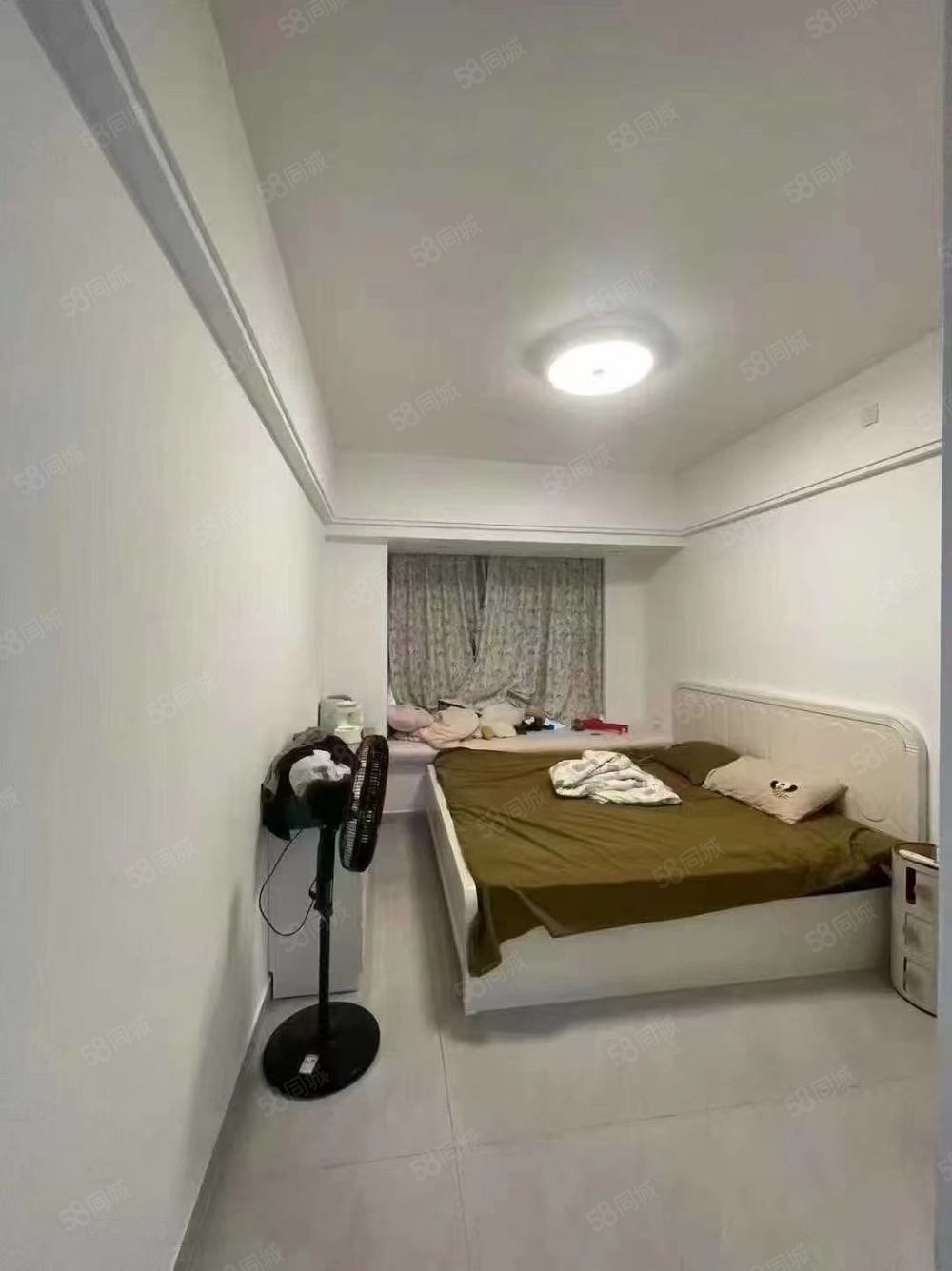 逸景湾3室2厅2卫112㎡南北85万