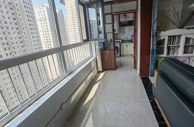 湖边市医院附近金柱绿城 水城华府 三叶草户型 精装拎包入住