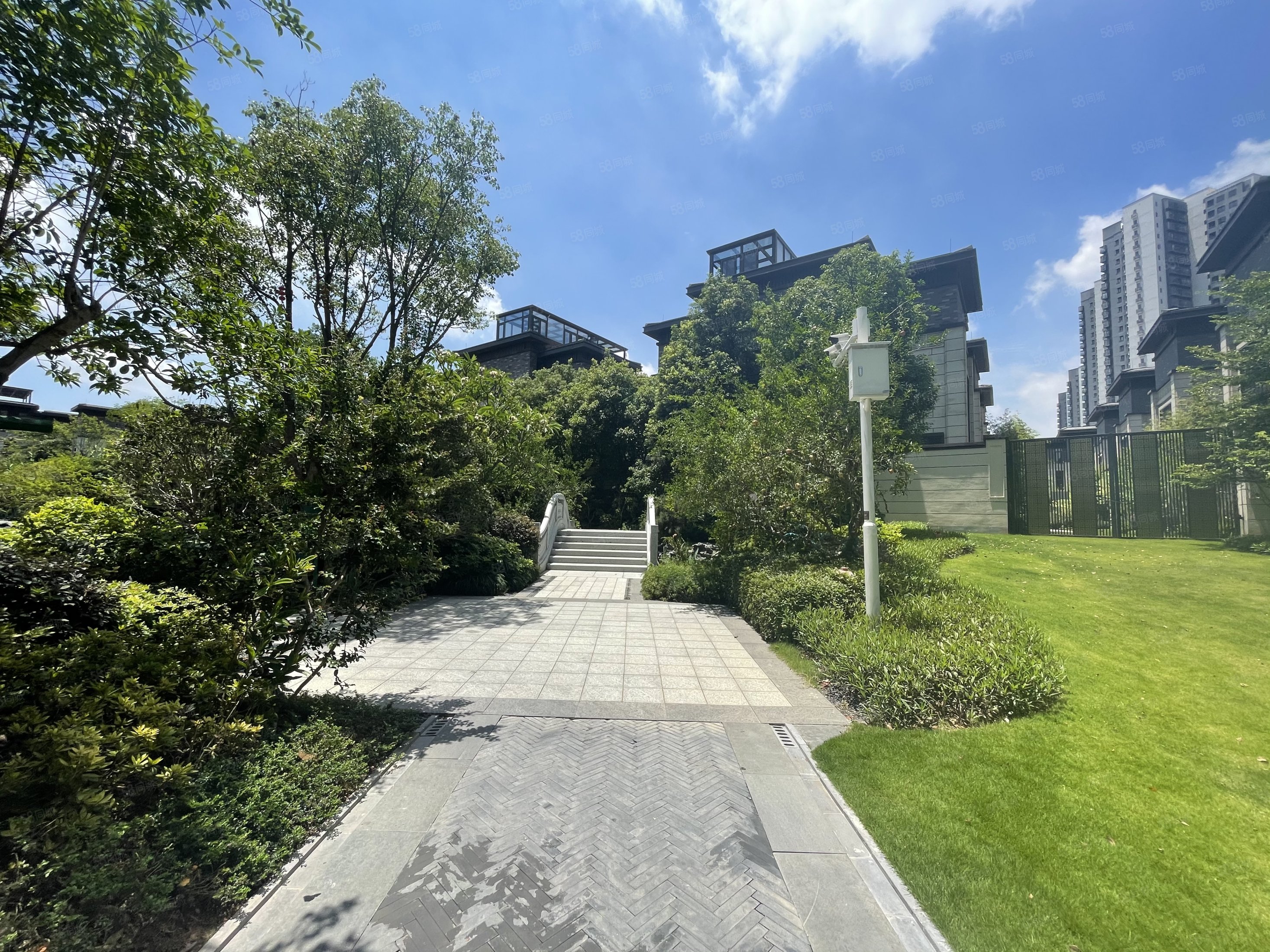 碧桂园铜雀台(一期)3室2厅2卫98.51㎡南北180万