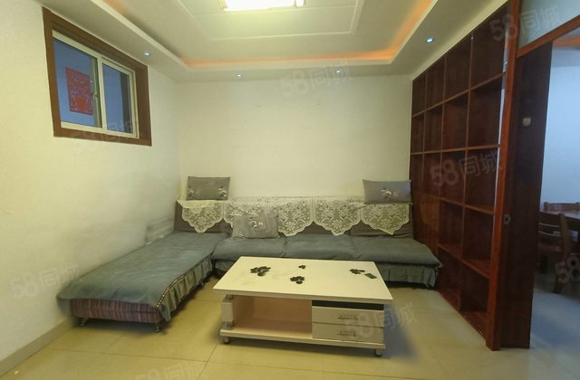 市中心东昌总校金鼎商厦南临 孝心二楼，地暖房正三室 停车方便