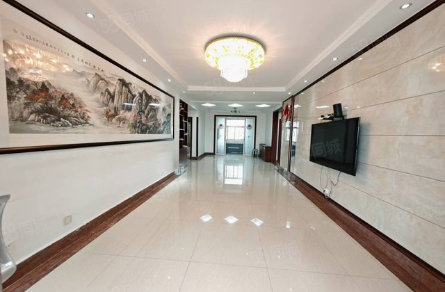 兴华路，市医院附近，中通三期 新水明珠洋房 豪华四室 送车储