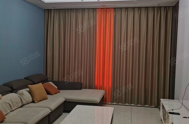 蓝光空港T-MAX(一期)3室2厅135.77㎡165万二手房图片