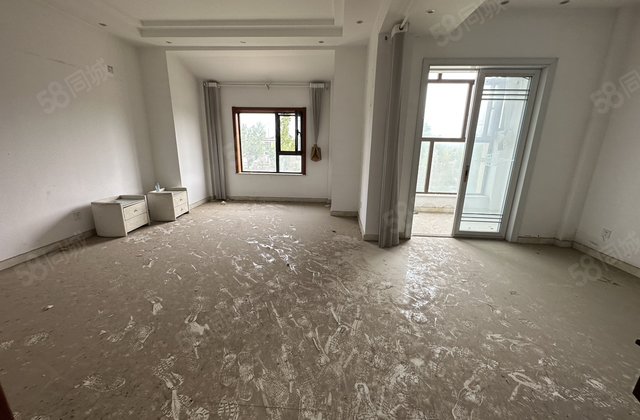 一亩地大院子翡翠城别墅东边户送车库房东急急急出