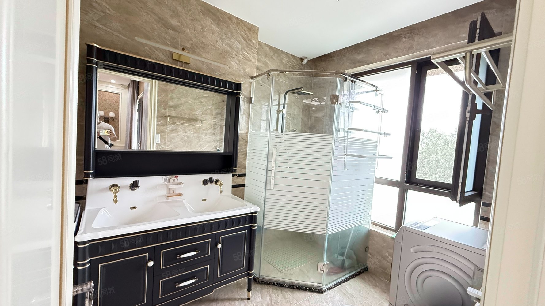 中海墅(東區(qū)別墅)4室2廳4衛(wèi)284.22㎡南北2200萬(wàn)