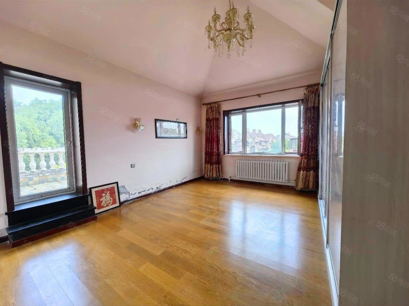 碧水莊園5室2廳5衛(wèi)344㎡南北1700萬