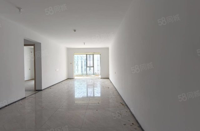 房东诚心出售！建设路三室双卫 新房未住 有车位 中间楼层