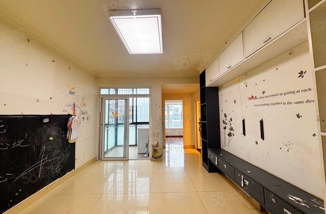 金阳易诚国际4室2厅121.26㎡199万二手房图片