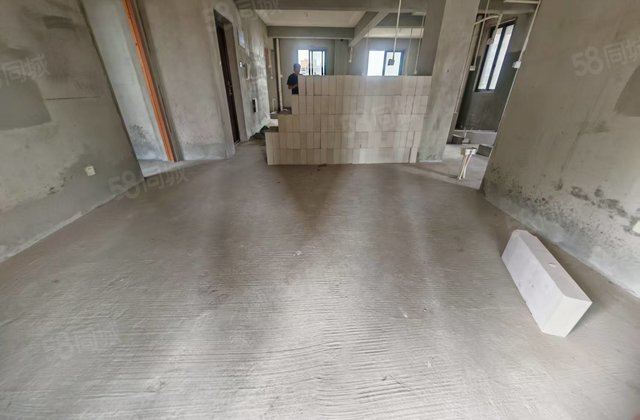 公园道御湖4室2厅130㎡50万二手房图片