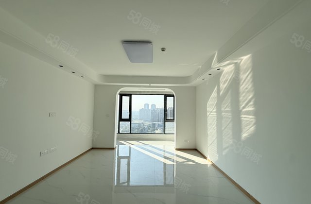 卧龙小区一期3室2厅141.6㎡127万二手房图片