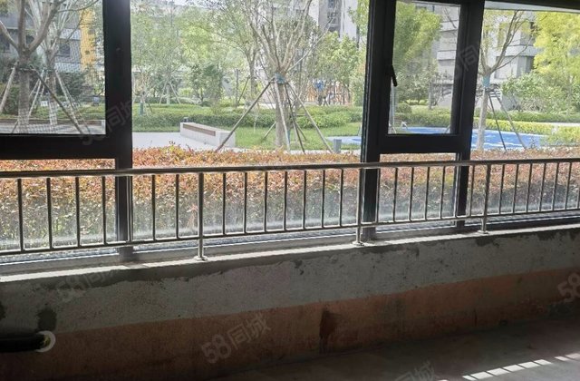 深圳园燕华城4室2厅150㎡110万二手房图片