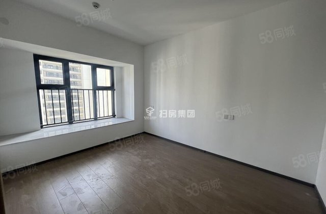香江 装修好 南北通透 次新房 高楼层视野无遮挡 小三房