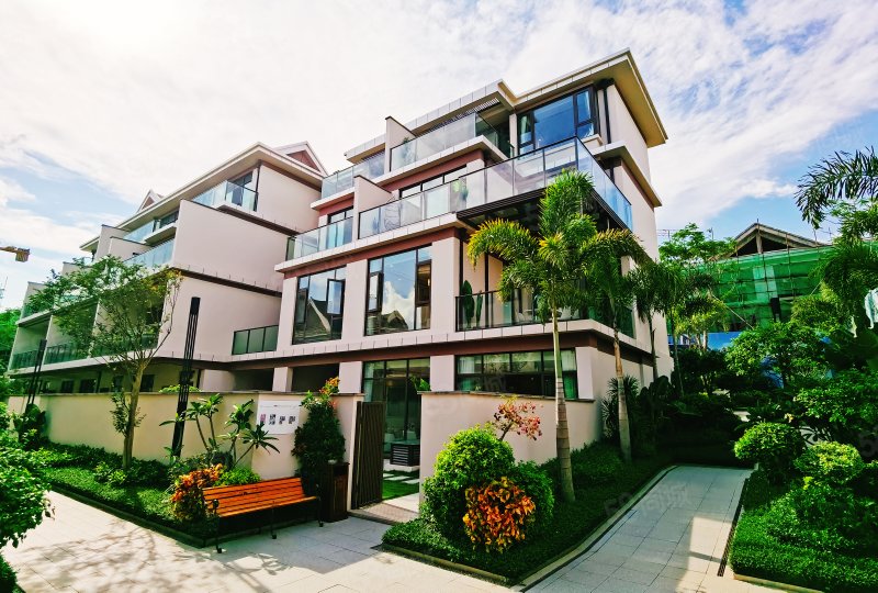 蓝城桃李春风3室2厅3卫116㎡南北110万