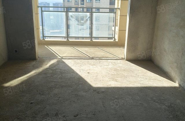 孟宗凤凰城3室2厅124㎡43万二手房图片