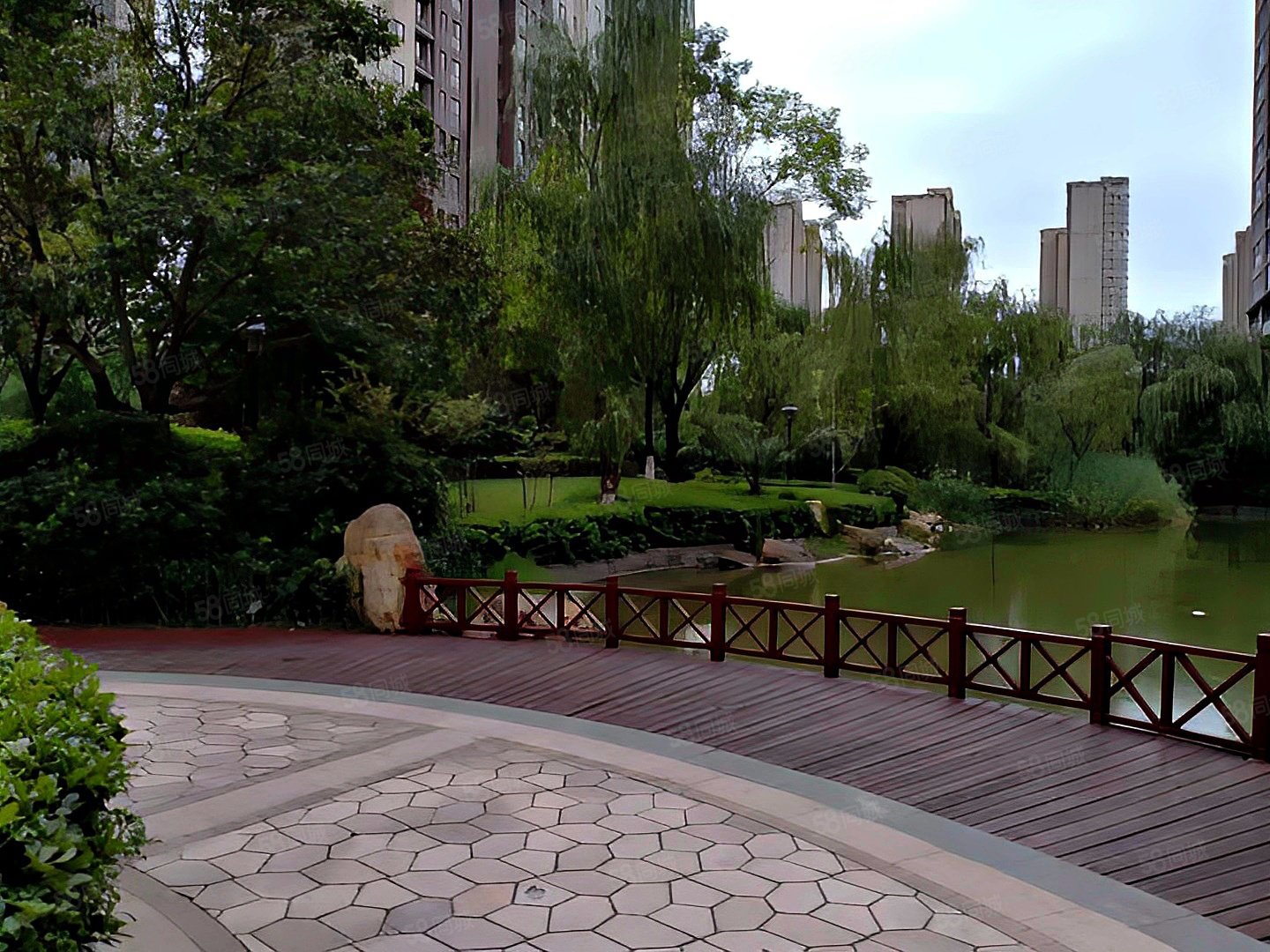 精装未住凤八地铁口花园社区天朗御湖精装三室满二可按揭