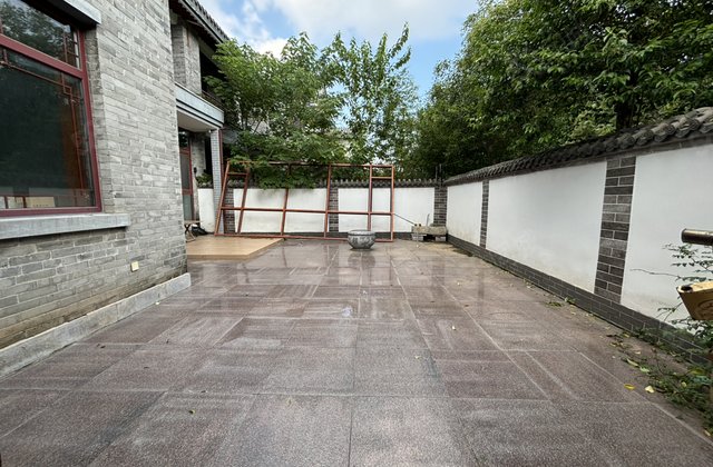 古楼别墅 离湖边 门前可停车 精装未住 带300万装修