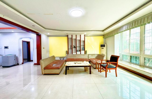 欣安小区4室2厅165.05㎡62.8万二手房图片