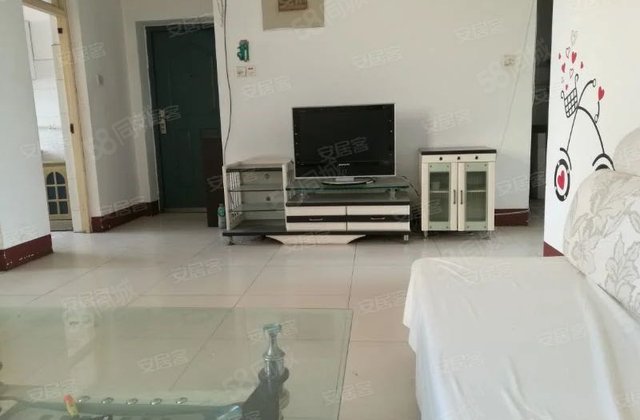 龙山花园小区3室1厅1卫带地下室诚心出售价格可谈高性价比