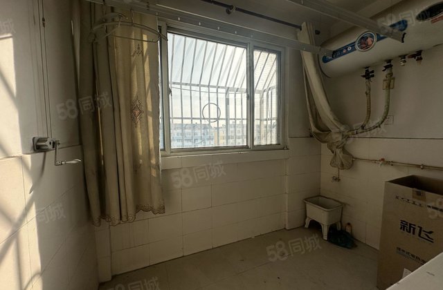 安居康城花园 交通便利 南北通透 小三房 医疗配套成熟