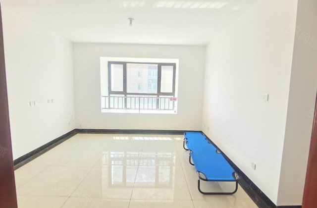 慧德中学，中央帝景，人民公园附近，总高18层一梯两户双卫