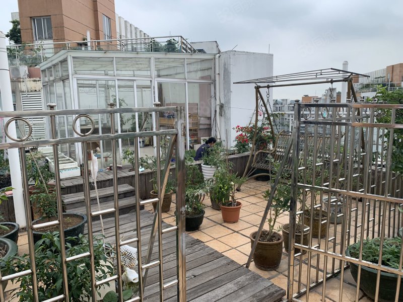 雅郡花园新港东路48号3室2厅2卫1141平方米