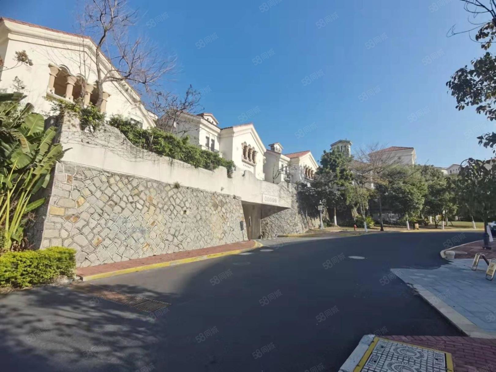 招商物业!赠送地下室!带后花园,招商卡达凯斯(别墅)-漳州58同城