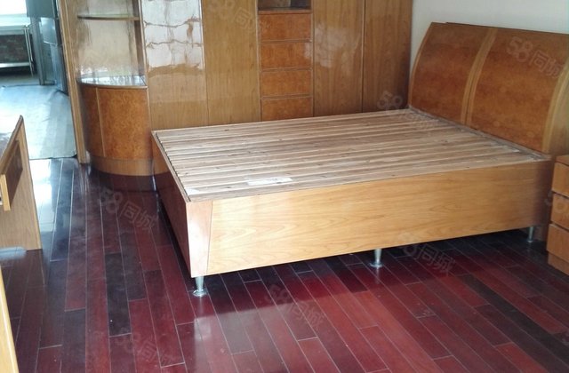 光明小区5室2厅173.6㎡140万二手房图片