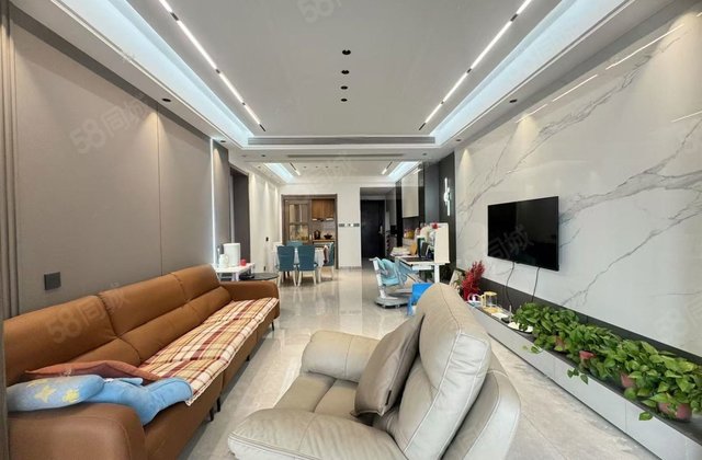 开发区清水湾对国国岳府精装三居室免大税带储藏室