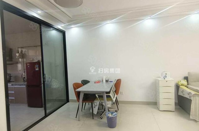 房东急售明星兰庭 刚需小三居 房龄新 南北通透 医疗配套成熟