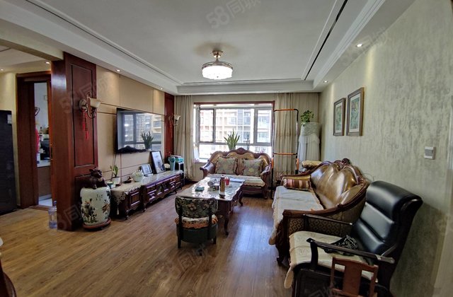 急售！文轩附近，龙湾二期电梯洋房，三室朝阳，南北通透送车位储