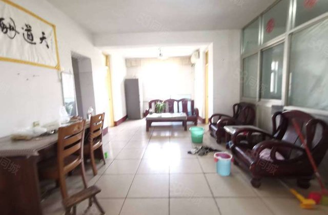 老文轩一路之隔 柳园小区 六千非顶三室隔四室学府花园停车方便