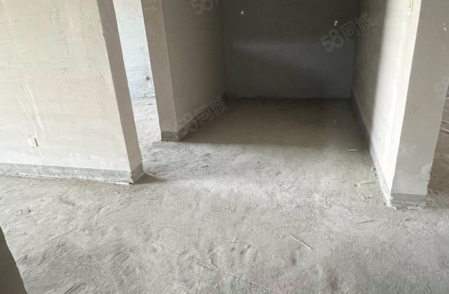 直隶花园小区4室2厅219㎡135万二手房图片
