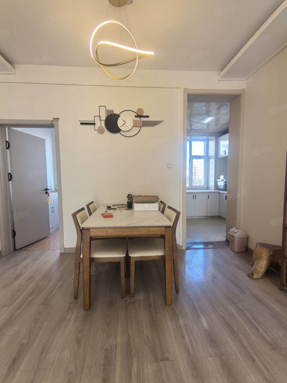 东艺嘉园3室2厅1卫129㎡南北59.8万