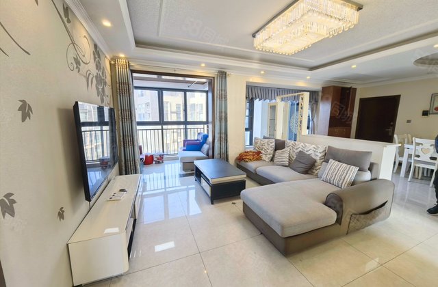 花样年龙年国际中心(二期)3室2厅102.02㎡79.6万二手房图片