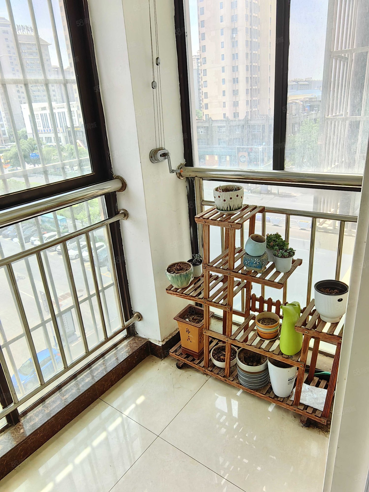 丽阳春都3室2厅2卫132.46㎡南79万