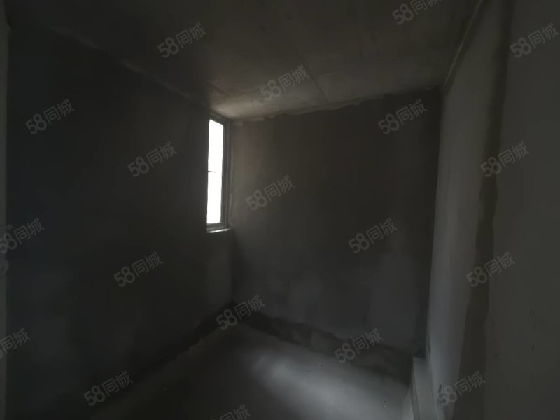 汇德华庭3室2厅2卫133㎡南北69.8万